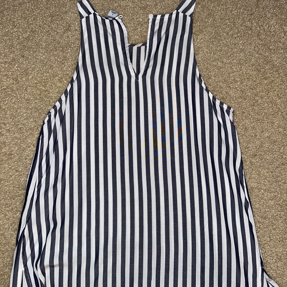 Old Navy blue and White